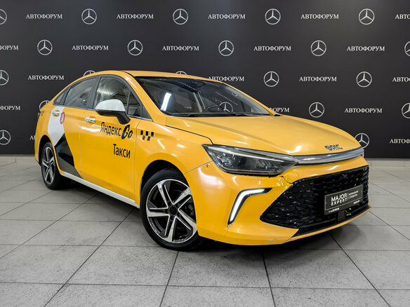 2024 BAIC U5 Plus, жёлтый, 720000 рублей - вид 2