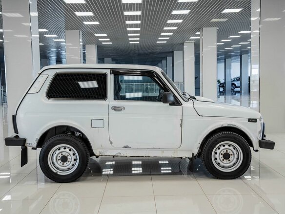 2014 Lada (ВАЗ) 2121 (4x4) I Рестайлинг, белый, 325000 рублей - вид 4