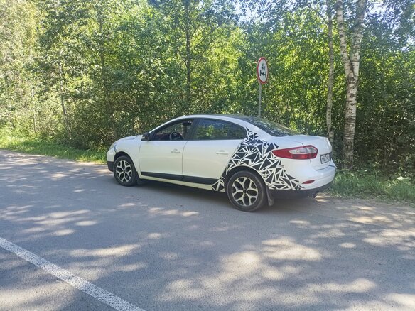2011 Renault Fluence I, белый