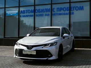 2018 Toyota Camry VIII (XV70), белый, 2325000 рублей, вид 1