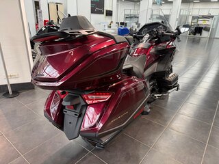 2025 Honda GL 1800 Gold Wing, красный, 3200000 рублей, вид 5