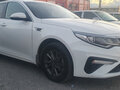 2019 Kia Optima IV Рестайлинг, белый, 1550000 рублей - вид 8