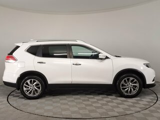2017 Nissan X-Trail III Рестайлинг, белый, 1870000 рублей, вид 4
