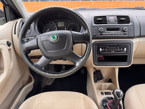 2011 Skoda Fabia II Рестайлинг, синий, 380000 рублей - вид 11