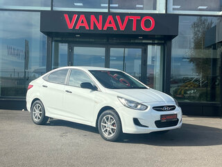 2013 Hyundai Solaris I, белый, 795000 рублей, вид 3