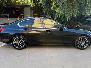 2021 BMW 3 серии 330i xDrive VII (G2x), чёрный, 3750000 рублей, вид 2