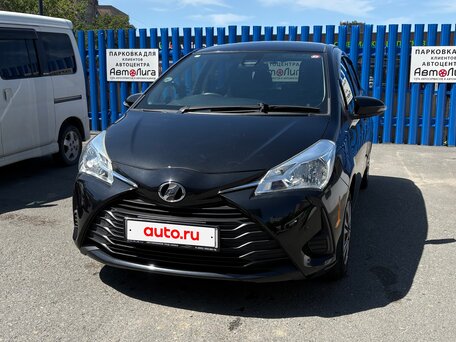 2017 Toyota Vitz III (XP130) Рестайлинг 2, чёрный, 795000 рублей, вид 2