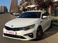 2019 Kia Optima IV Рестайлинг, белый, 1950000 рублей