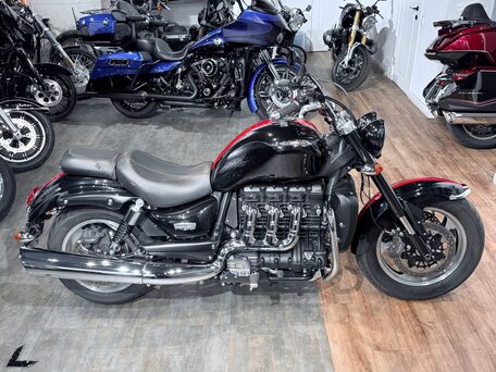 2017 Triumph Rocket III, чёрный, 1499000 рублей, вид 3