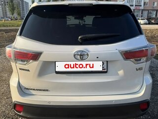 2014 Toyota Highlander III (XU50), белый, 3100000 рублей, вид 3