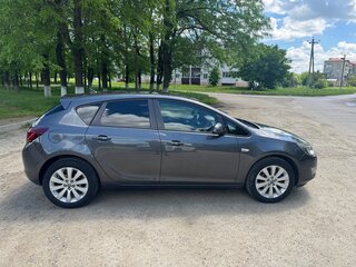 2012 Opel Astra J Рестайлинг, серый, 720000 рублей, вид 4