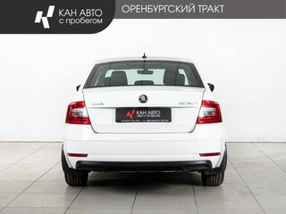 2019 Skoda Octavia III (A7) Рестайлинг, белый, 1750000 рублей, вид 4