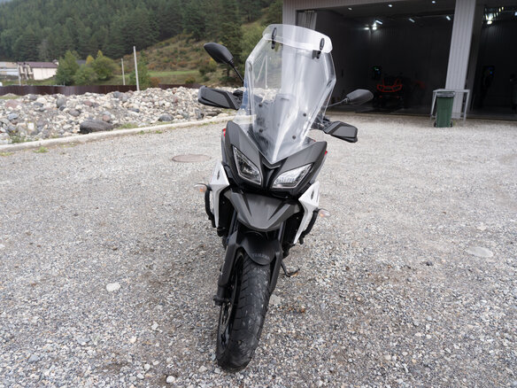 2018 Yamaha MT-09 Tracer (FJ-09), серый, 750000 рублей - вид 1
