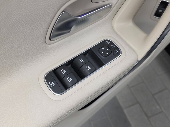 2025 Mercedes-Benz A-Класс 220 IV (W177) Рестайлинг, чёрный, 4200000 рублей - вид 8