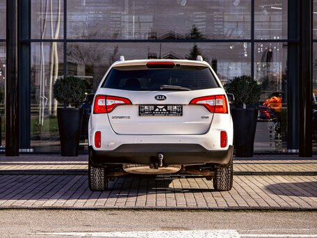 2018 Kia Sorento II Рестайлинг, белый, 2015000 рублей, вид 5