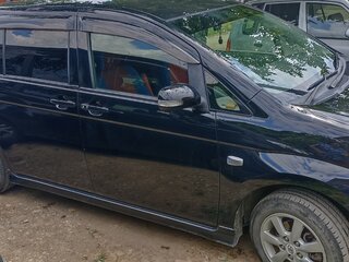 2011 Toyota ISis I Рестайлинг, чёрный, 1400000 рублей, вид 3