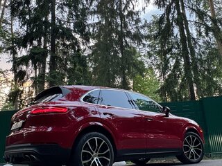 2022 Porsche Cayenne III, красный, 8550000 рублей, вид 4