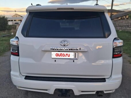 2024 Toyota 4Runner V Рестайлинг, белый, 4700000 рублей, вид 3