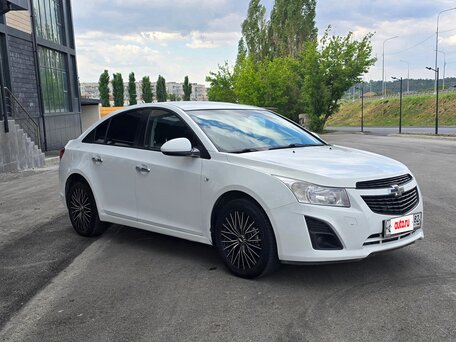2013 Chevrolet Cruze I Рестайлинг, белый, 630000 рублей, вид 3
