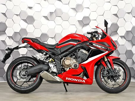 2021 Honda CBR 650R, красный, 977000 рублей, вид 3