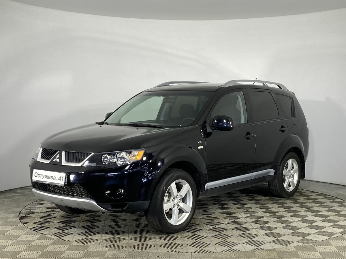 Открыть фотографии: Mitsubishi Outlander II