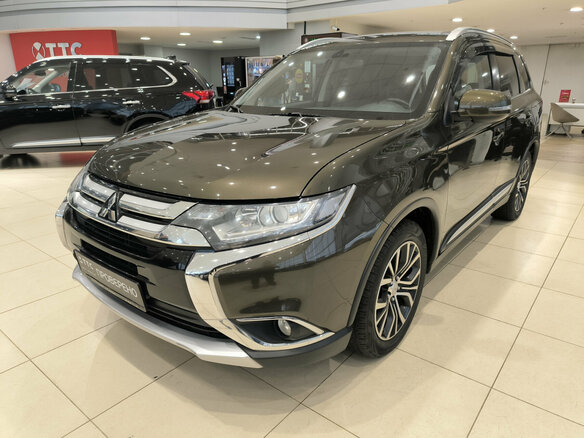 2017 Mitsubishi Outlander III Рестайлинг 2, коричневый, 2250000 рублей
