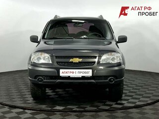2017 Chevrolet Niva I Рестайлинг, зелёный, 670000 рублей, вид 3