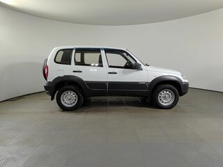 2015 Chevrolet Niva I Рестайлинг, белый, 675000 рублей, вид 5