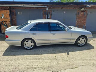 2001 Mercedes-Benz E-Класс 240 II (W210, S210) Рестайлинг, серебристый, 1375000 рублей, вид 2