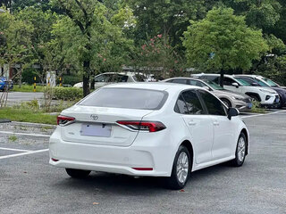 2022 Toyota Corolla XII (E210), белый, 1350000 рублей, вид 5