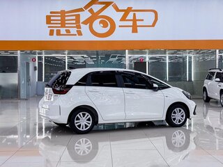 2022 Honda Fit IV Рестайлинг, белый, 1015000 рублей, вид 5