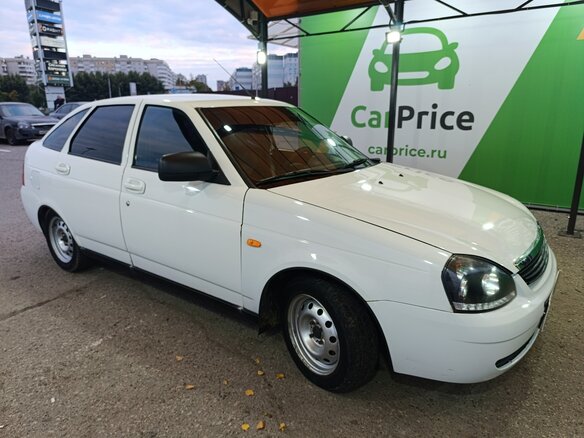 2011 Lada (ВАЗ) Priora I, белый, 220000 рублей - вид 1