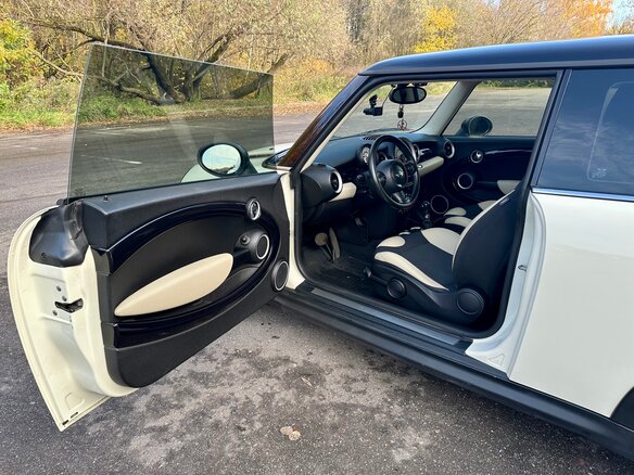 2011 Mini Hatch Cooper II (R56) Рестайлинг, белый, 930000 рублей - вид 7