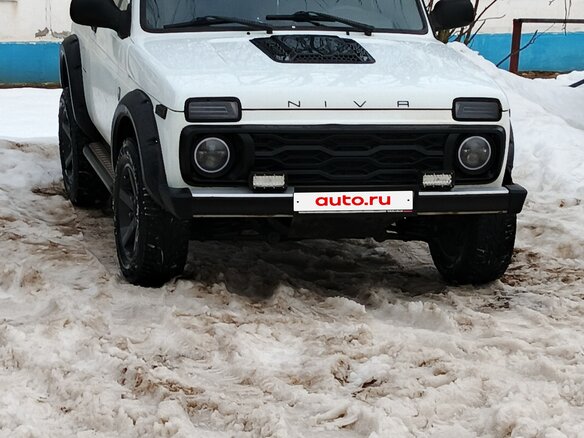 2015 Lada (ВАЗ) 2121 (4x4) I Рестайлинг, белый, 470000 рублей - вид 2