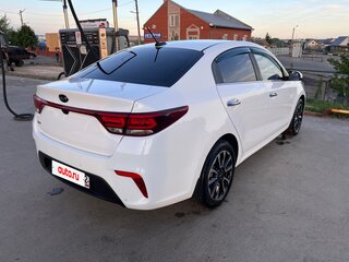 2018 Kia Rio IV, белый, 1500000 рублей, вид 5