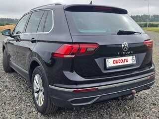2021 Volkswagen Tiguan II Рестайлинг, чёрный, 2377335 рублей, вид 4