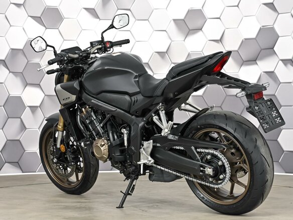 2025 Honda CB 650R, чёрный, 1177000 рублей - вид 7