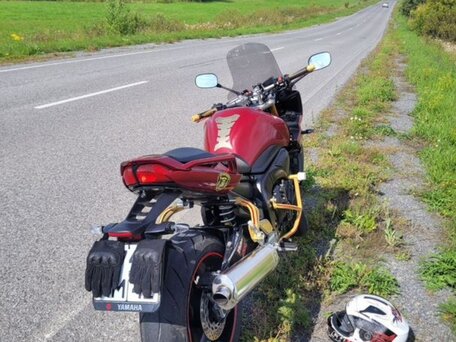 2006 Yamaha FZ1, красный, 470000 рублей, вид 5