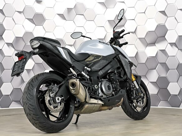 2022 Suzuki GSX-S 1000, серый, 1099000 рублей - вид 6