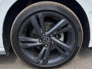 2022 Volkswagen Golf VIII, белый, 2800000 рублей, вид 5