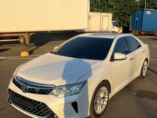 2014 Toyota Camry VII (XV50), белый, 2000000 рублей, вид 3