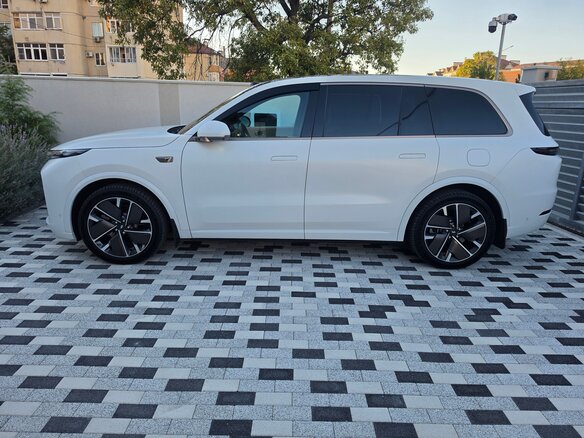 2025 Li Auto (Lixiang) L9 52.3 kWh I Рестайлинг, белый, 8700000 рублей - вид 3