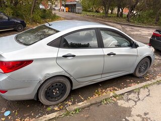 2011 Hyundai Solaris I, серебристый, 795000 рублей, вид 4