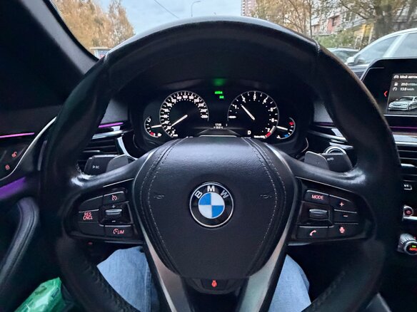 2018 BMW 5 серии 520i VII (G30/G31/G38), чёрный, 3000000 рублей - вид 18