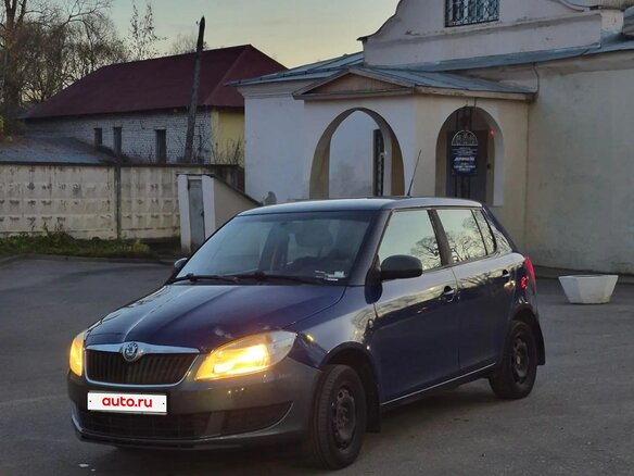 2011 Skoda Fabia II Рестайлинг, синий, 500000 рублей