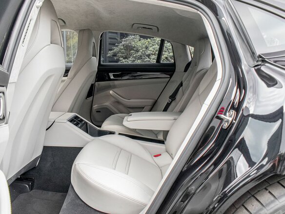 2018 Porsche Panamera 4 II, чёрный, 7700000 рублей - вид 22