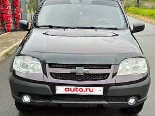 2017 Chevrolet Niva I Рестайлинг, коричневый, 675000 рублей, вид 2