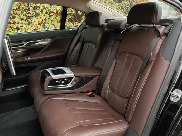 2020 BMW 7 серии Long 730Ld xDrive VI (G11/G12) Рестайлинг, чёрный, 5550000 рублей - вид 32
