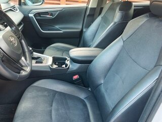 2020 Toyota RAV4 V (XA50), белый, 3400000 рублей, вид 4
