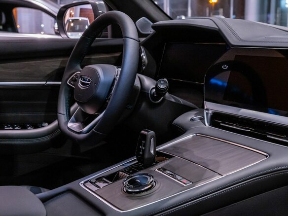 2026 Geely Monjaro I, чёрный - вид 14